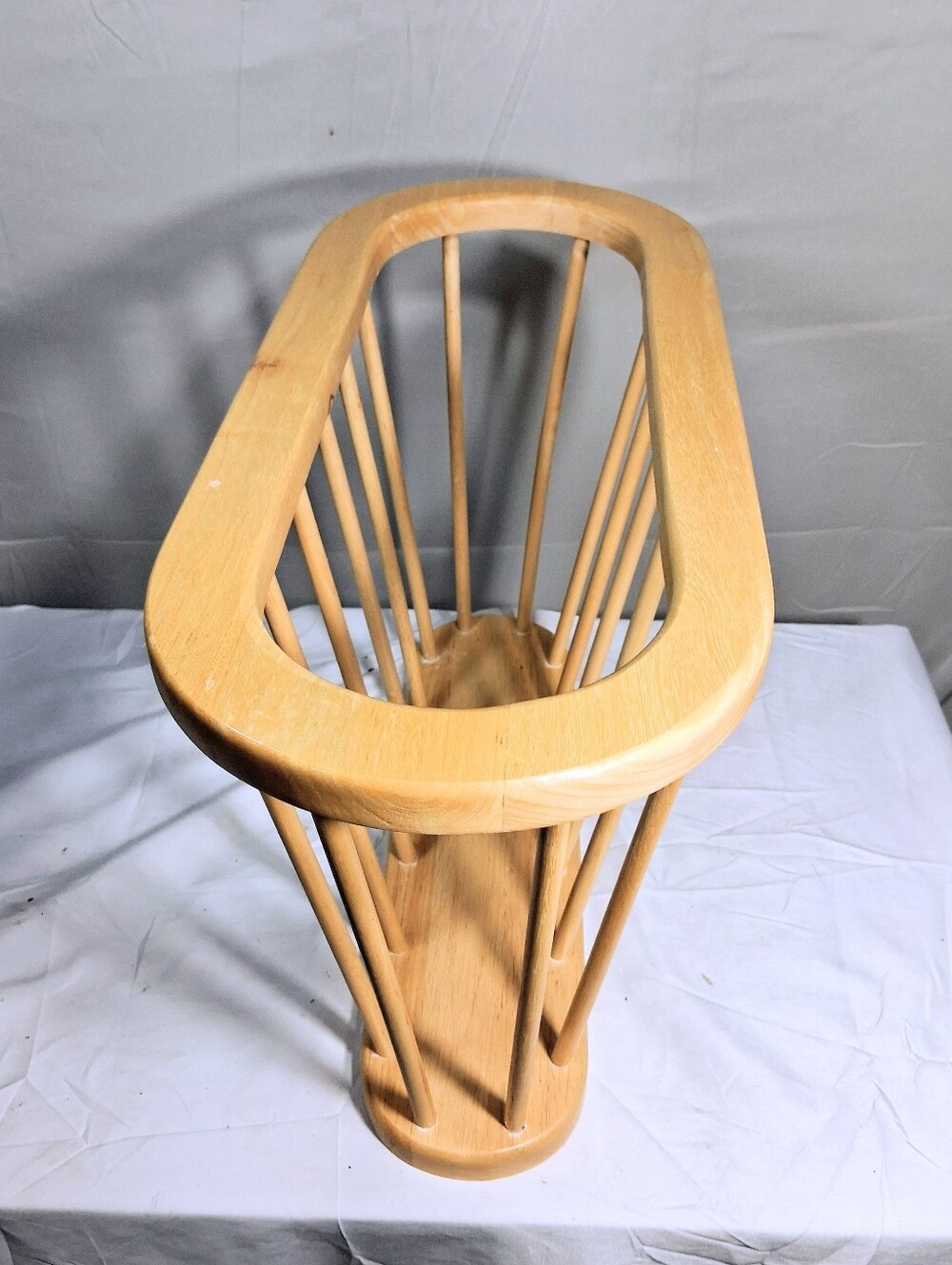 Blond Wood Mid Century 17" Long X 7" Wide Large Magazine/Record Rack - Picture 2 of 10